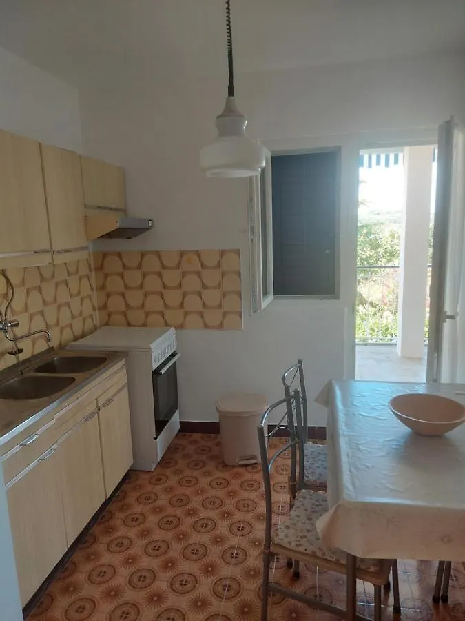 Family Apartment With Terrace Cres Croatia